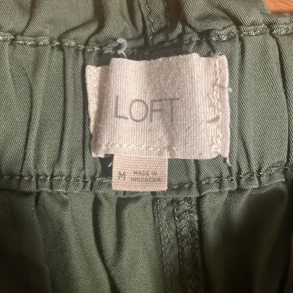 Loft green paper bag pants. Size medium. - Picture 2 of 6